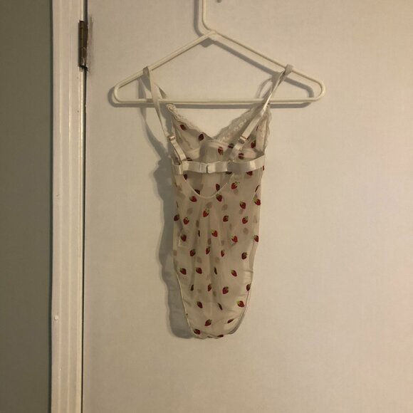 ASOS Design Embroidered Strawberry Sheer Bodysuit Sz 0 - Picture 4 of 4